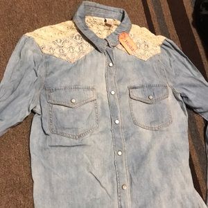 Long sleeve jean shirt with lace shoulder detail